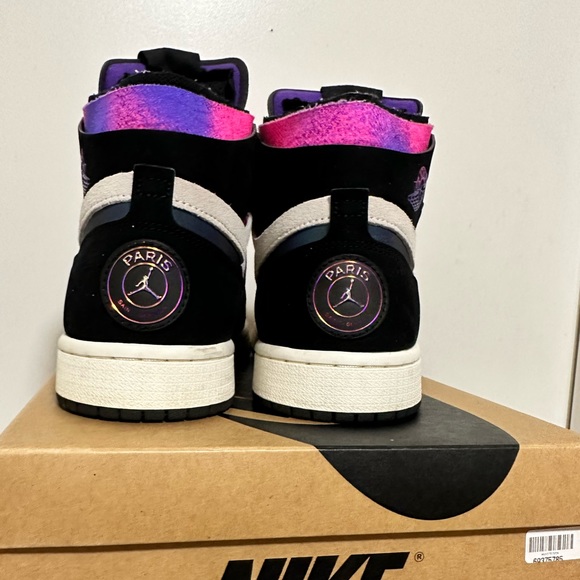 Paris Saint Germain Jordan 1 men’s size 6 main image 6